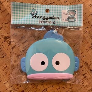 NWT Hangyodon Mirror & Comb